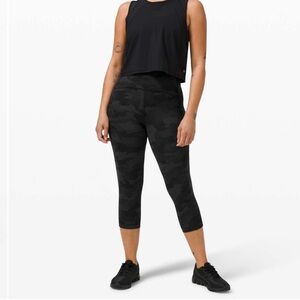 Lululemon Swift Speed High-Rise Crop 21", size 6